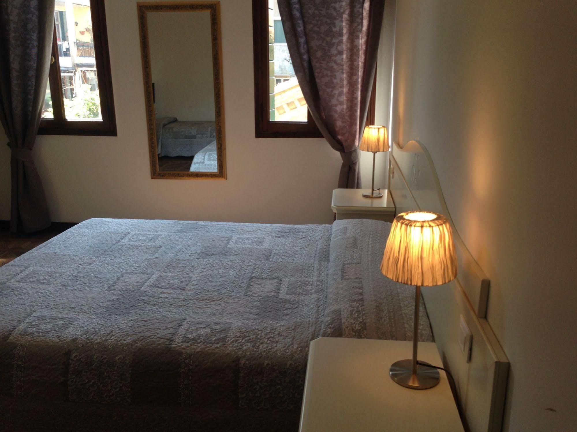 Guest House Loredana Venice Exterior photo