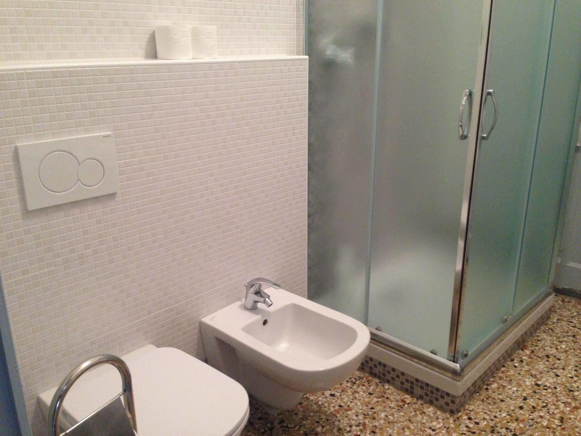 Guest House Loredana Venice Exterior photo