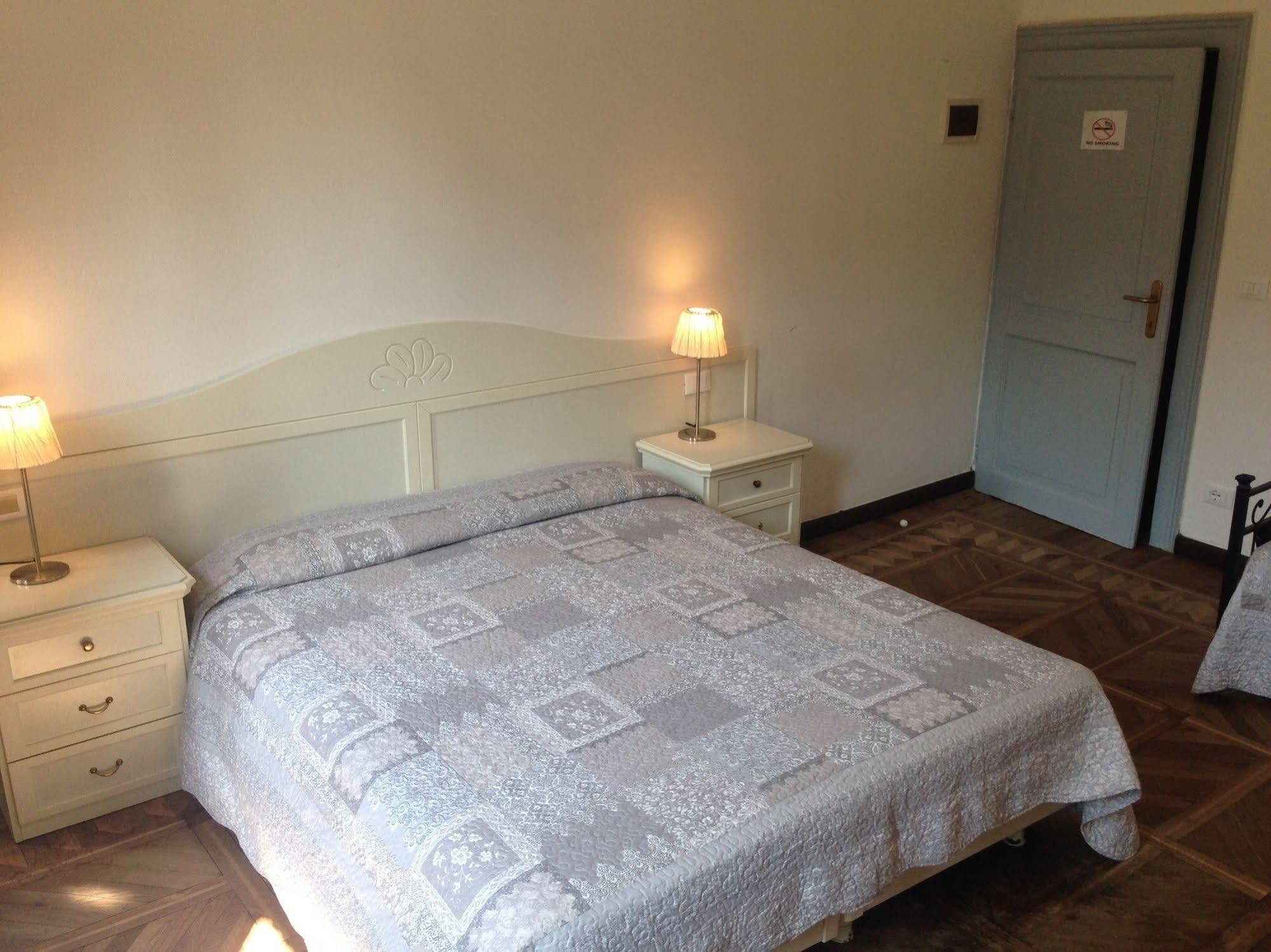 Guest House Loredana Venice Exterior photo