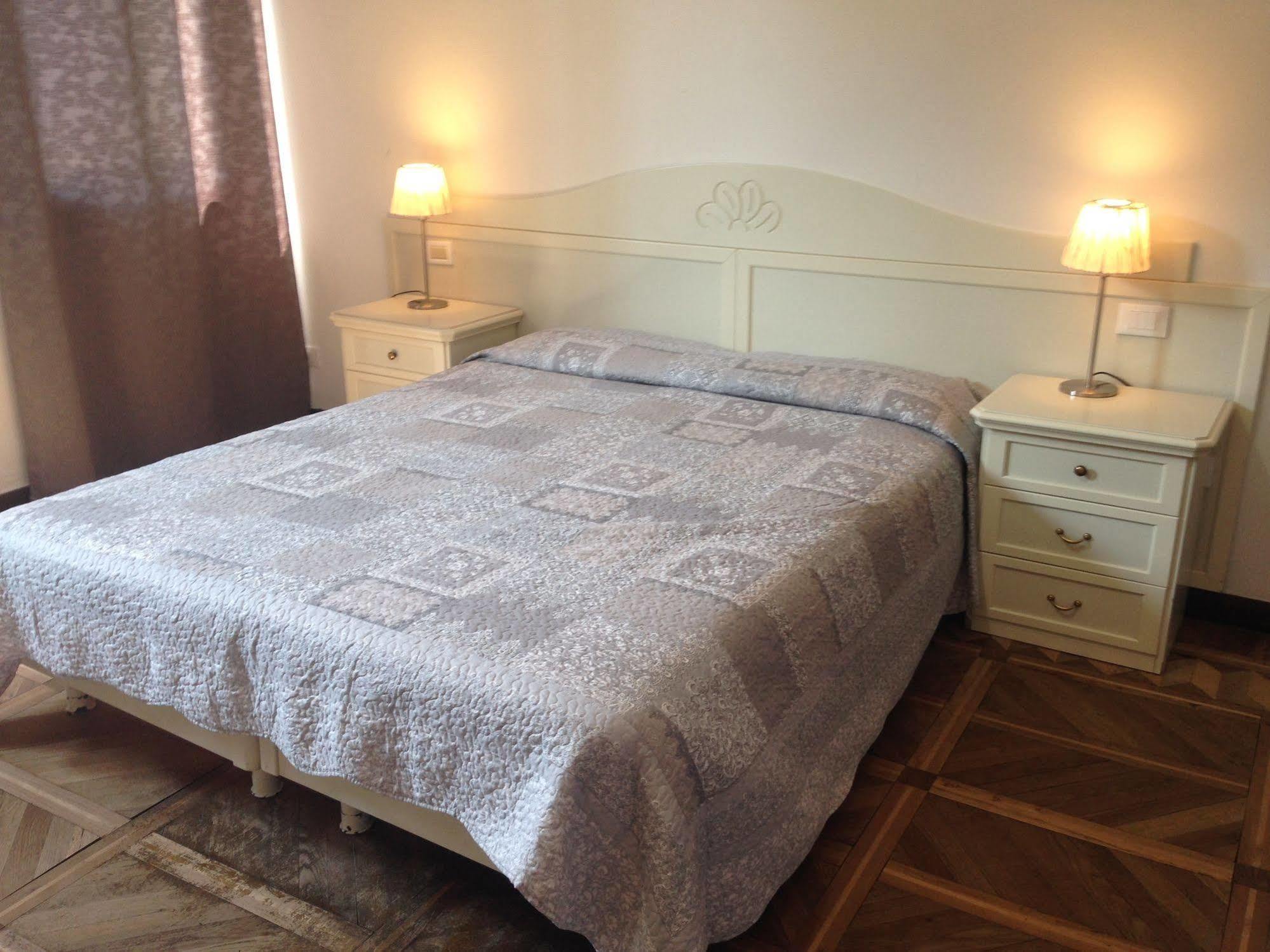 Guest House Loredana Venice Exterior photo