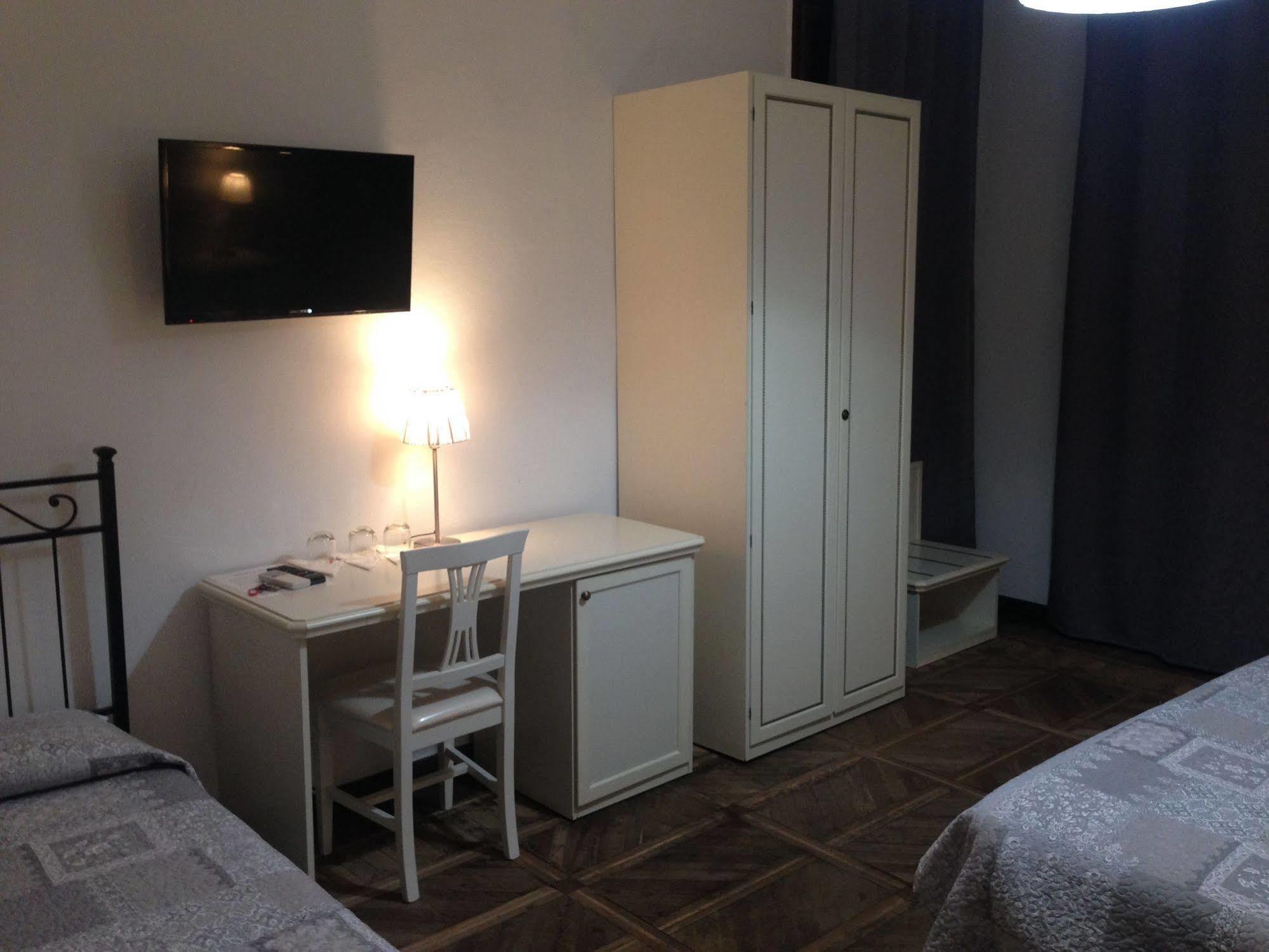 Guest House Loredana Venice Exterior photo